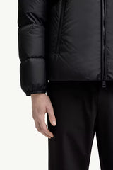 Piumino corto con cappuccio Montcla