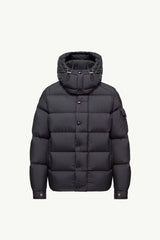 Piumino Moncler Maya 70 corto con cappuccio
