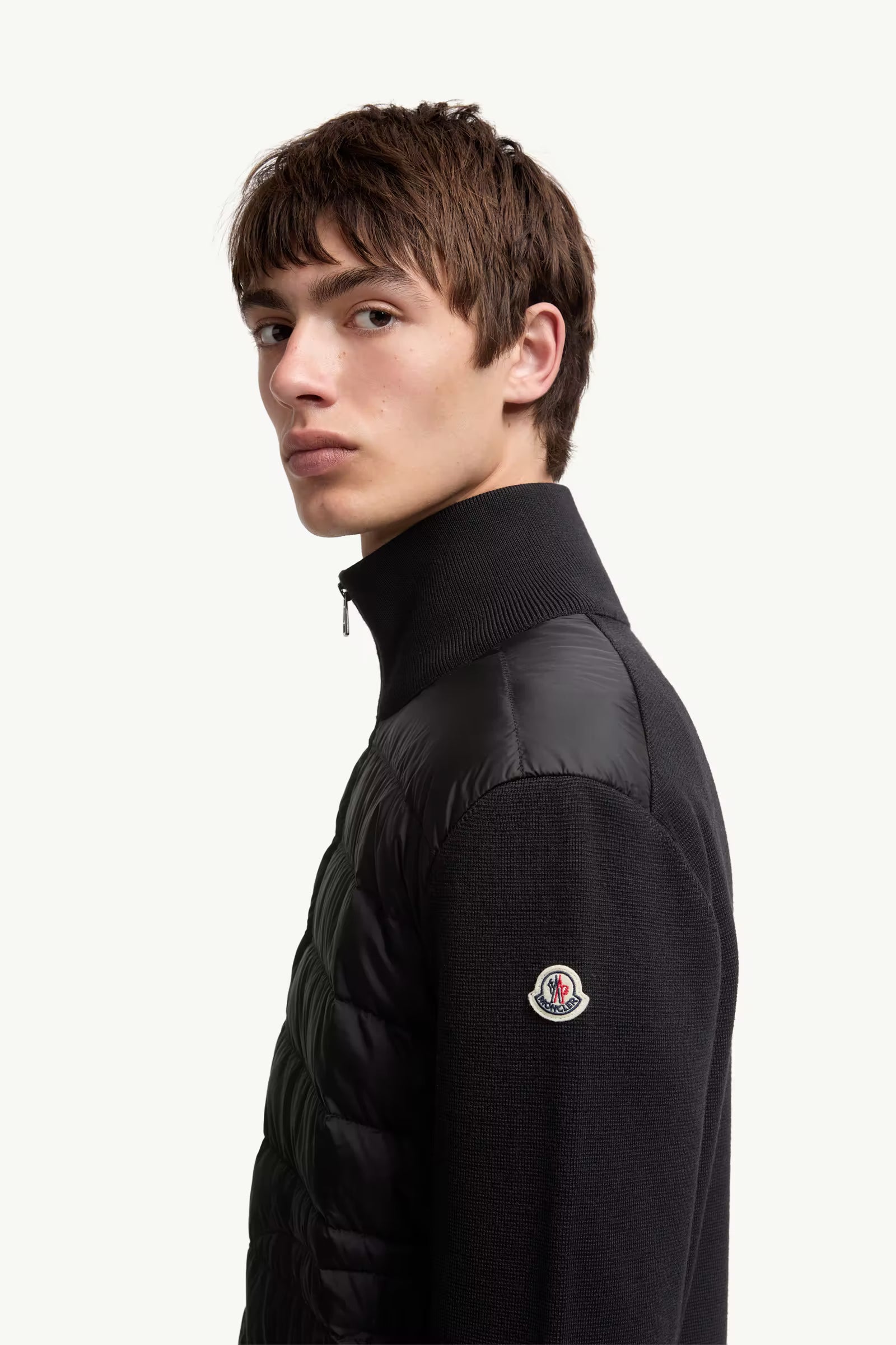 Cárdigan Moncler con cremallera y diseño acolchado