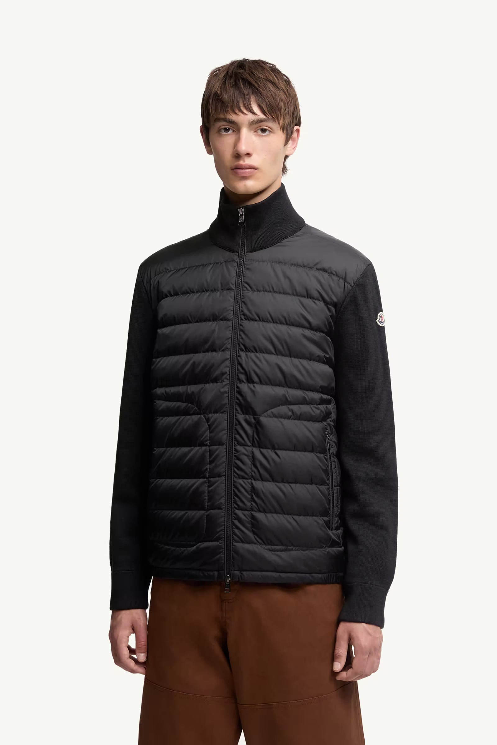Cárdigan Moncler con cremallera y diseño acolchado
